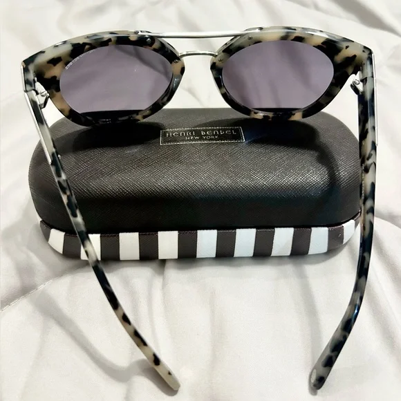 Henri Bendel New York Cat Eye Tortoiseshell Sunglasses - Picture 7 of 7
